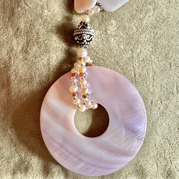 Pink Coldwater Creek mother of pearl beaded necklace - Picture 2 of 4